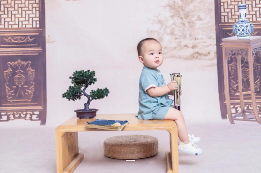 阜宁宝宝眼睛肿是什么原因